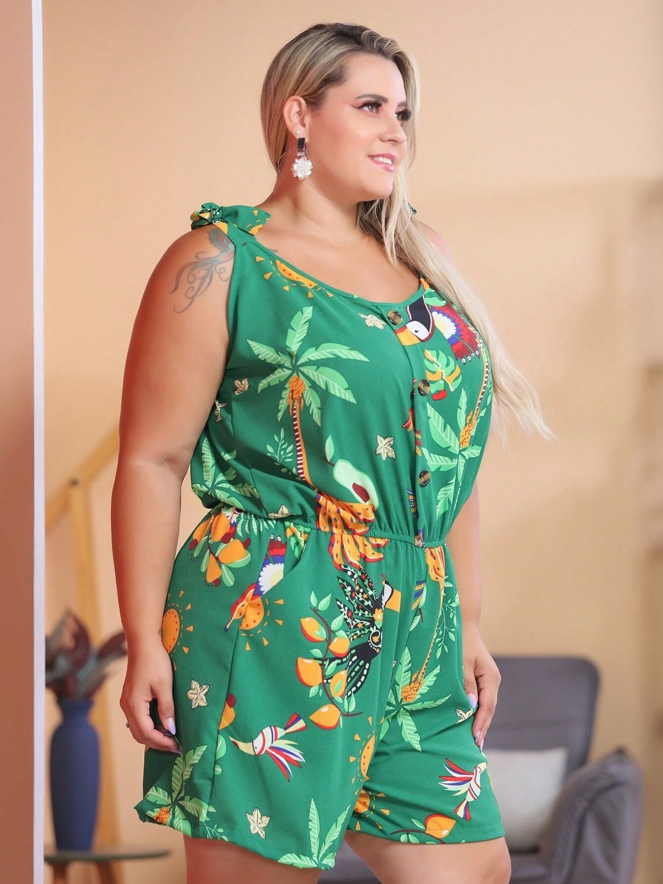 Macaquinho Feminino Plus Size Mademoiselle - Tanzille