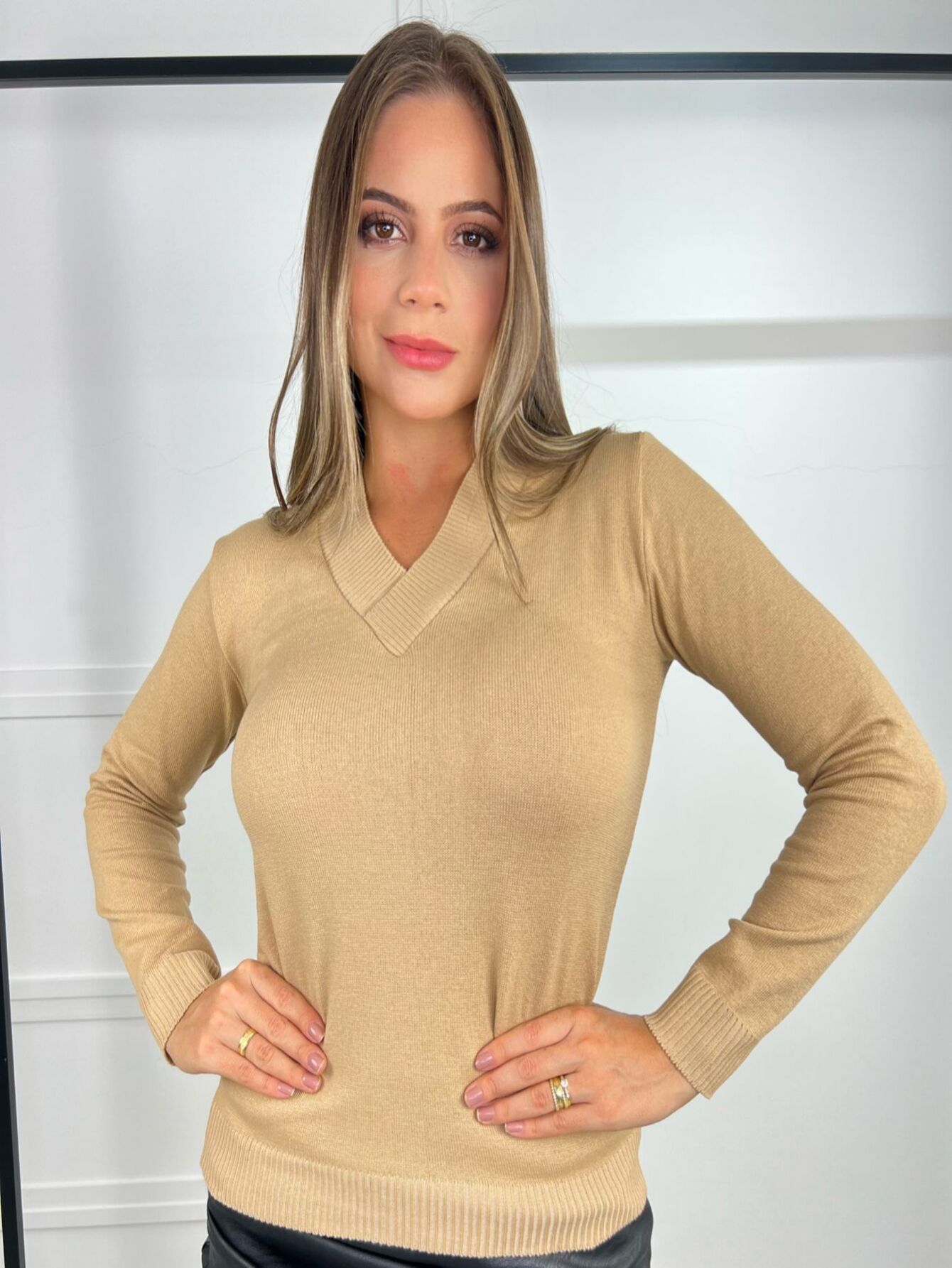 Blusa Feminina de Frio Decote em V Manga Longa Arley - Tanzille